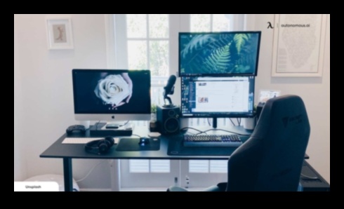 Tehnika atbilst tradīcijām: klasiski iedvesmoti monitori ar modernām funkcijām