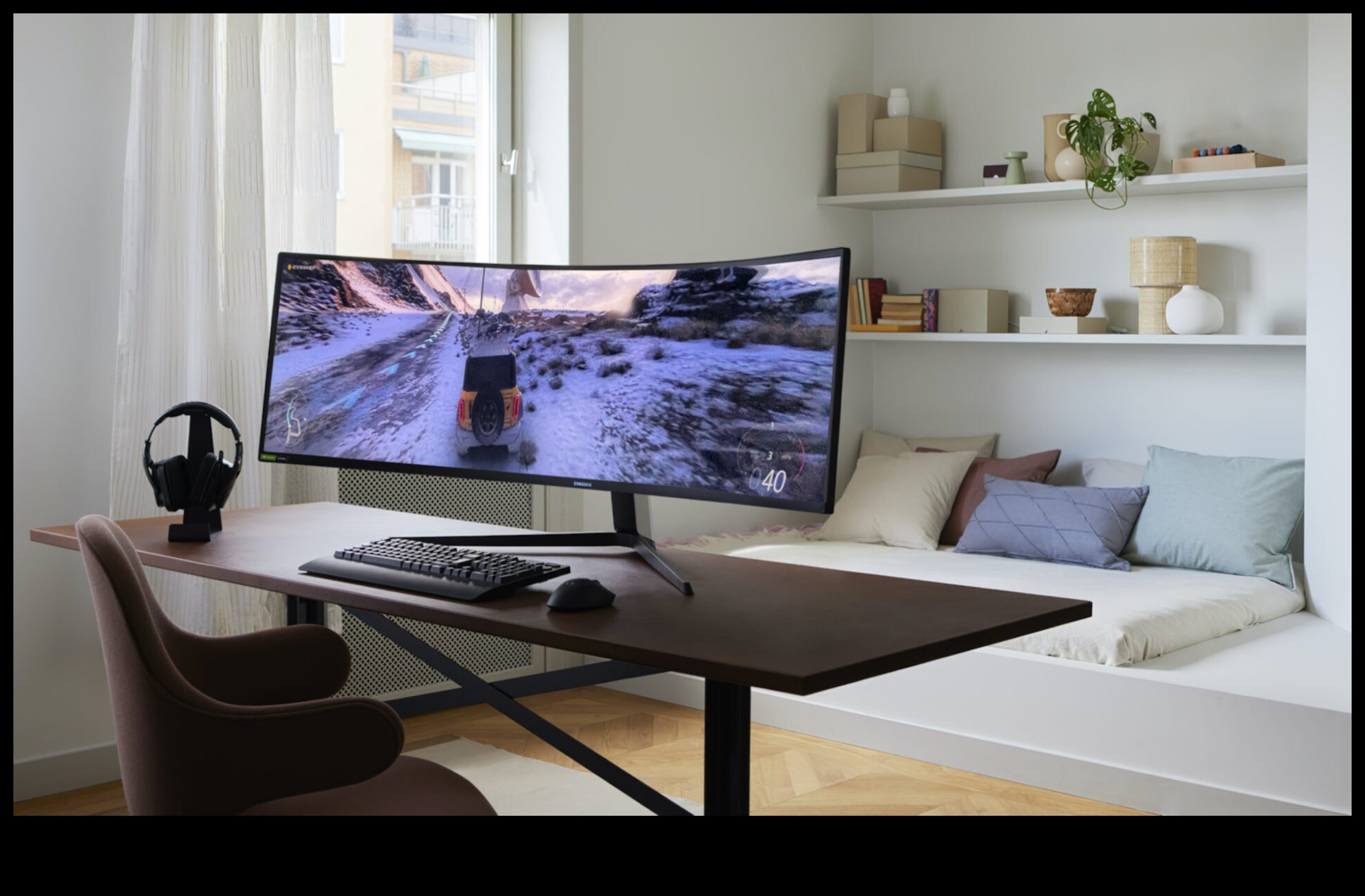 Tehnika atbilst tradīcijām: klasiski iedvesmoti monitori ar modernām funkcijām