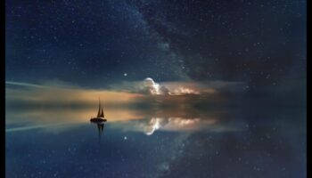 Debesu navigatori: cilvēces vadīšana caur starpzvaigžņu ūdeņiem