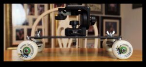 DIY videogrāfiju Dolly Shots: panākt vienmērīgas kameras kustības