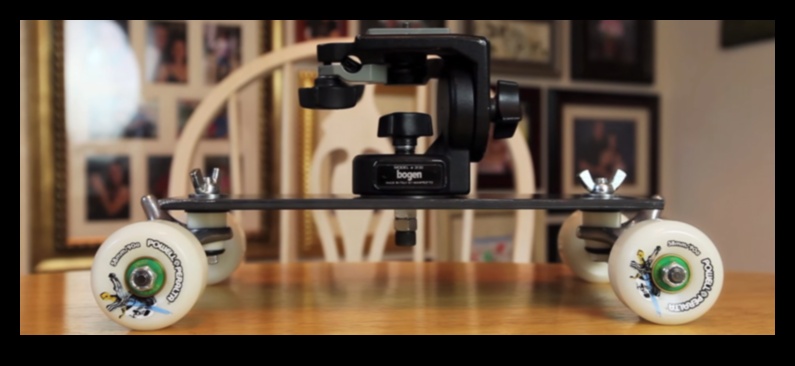 DIY videogrāfiju Dolly Shots: panākt vienmērīgas kameras kustības